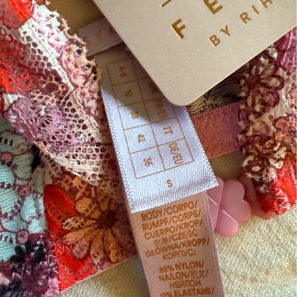 NWT Savage X Fenty Penthouse Sweet Lace Triangle
Bralette - Picture 2 of 3